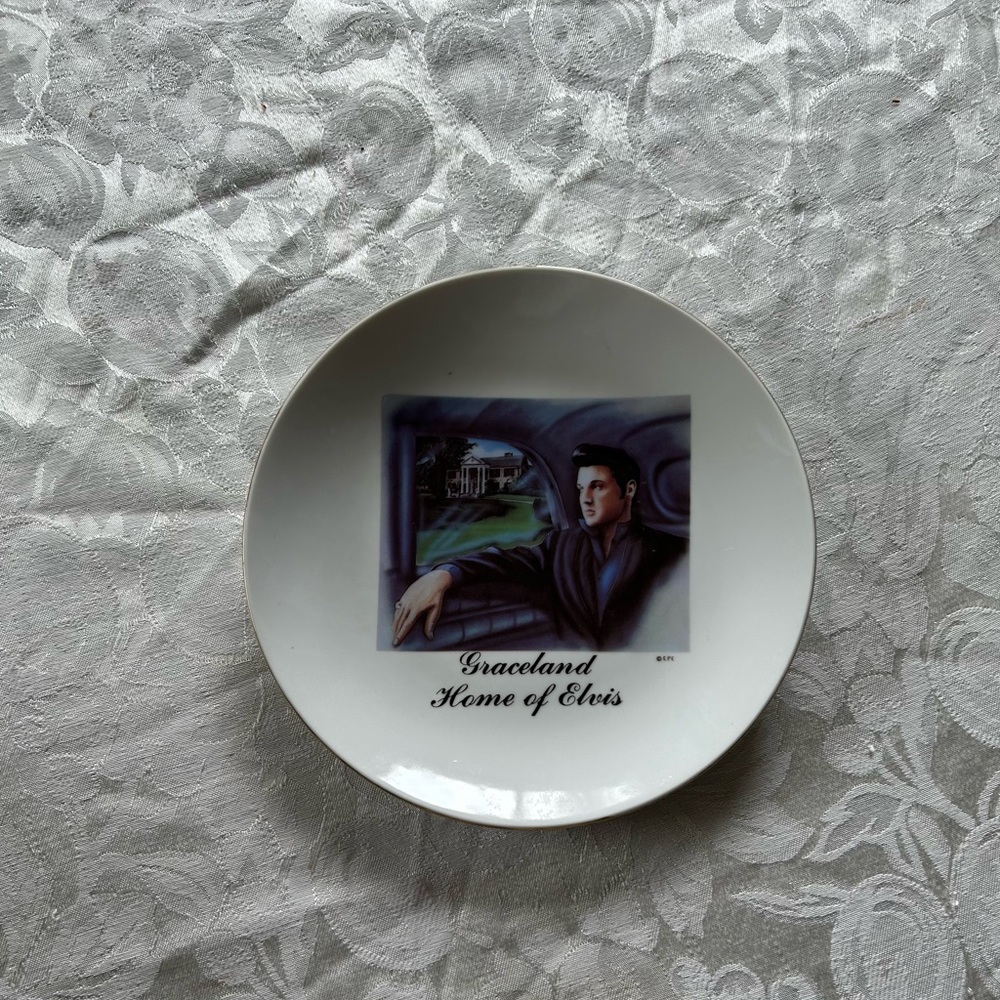 Graceland Home of Elvis Decorative Plate